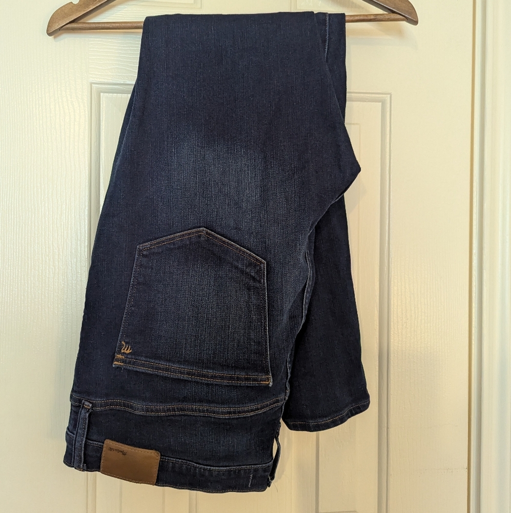 9" Mid-Rise Skinny Jeans